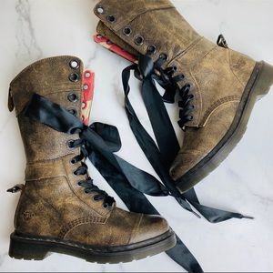 Dr. Martens RARE brown lace up fold over boots